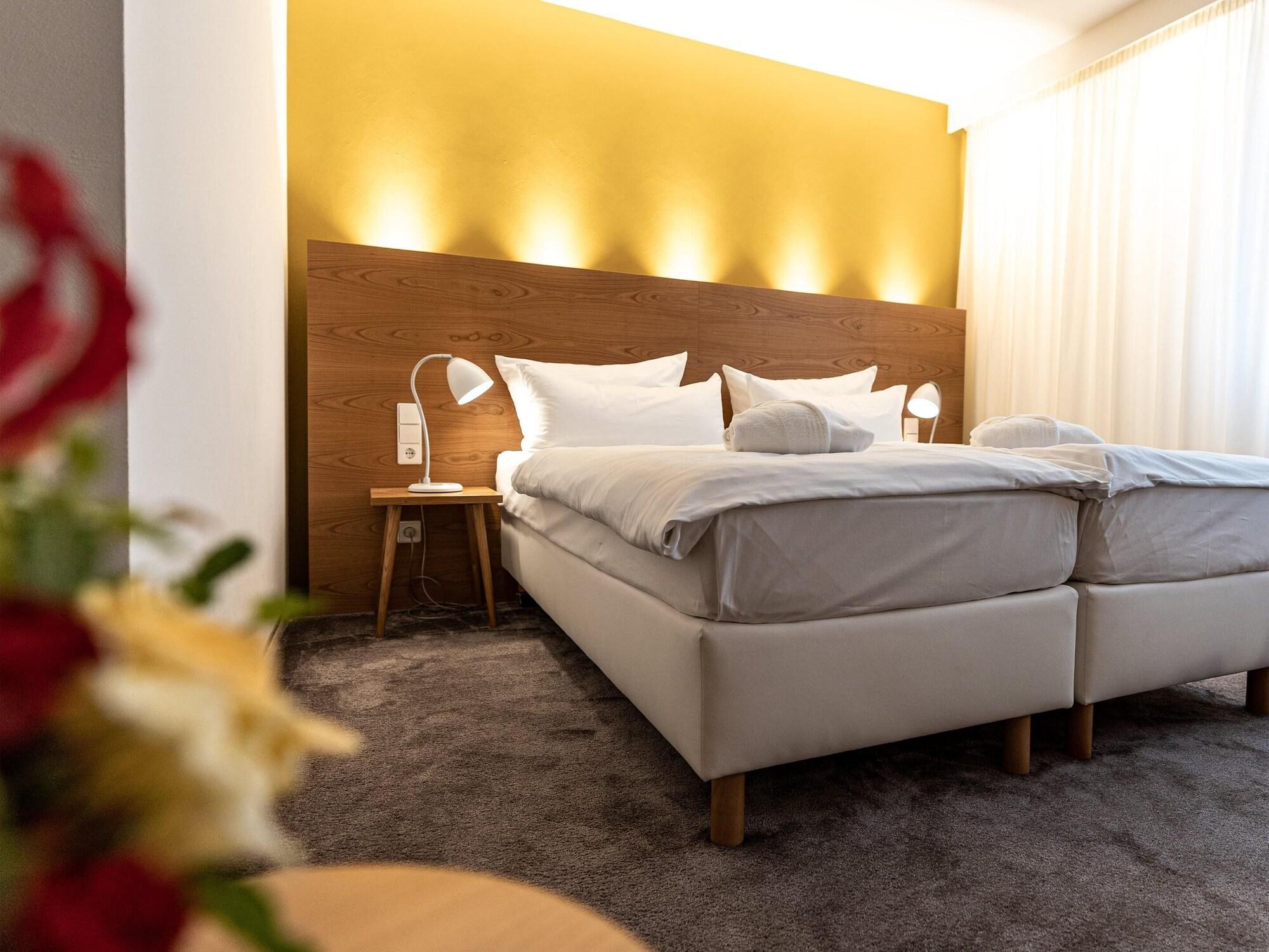 Hotel Adler Asperg Ngoại thất bức ảnh